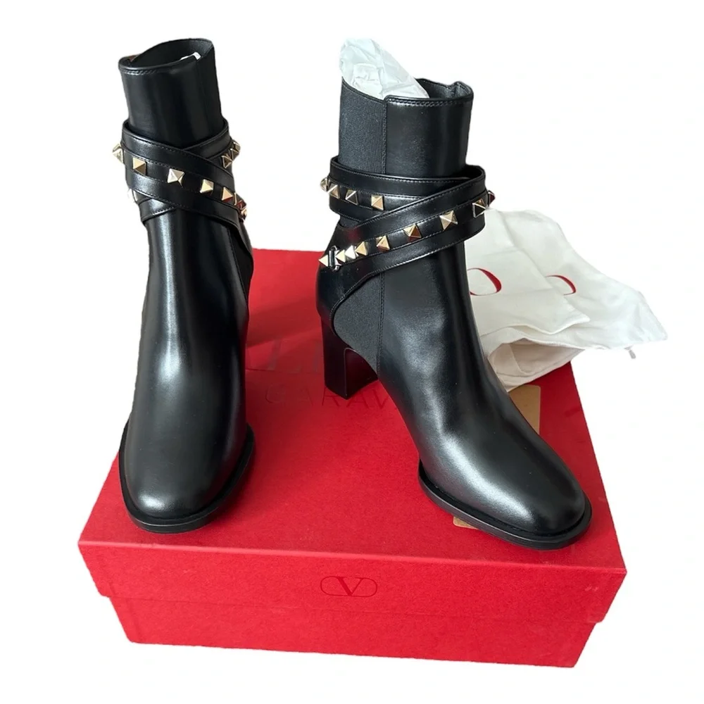 Valentino Rockstud Straps Block Heel Black Leather Ankle Booties Size 36 NWT - Picture 1 of 10